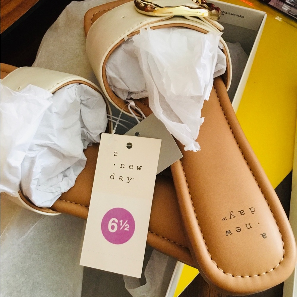 A New Day Women's Cream Slide Sandals - Picture 3 of 4
